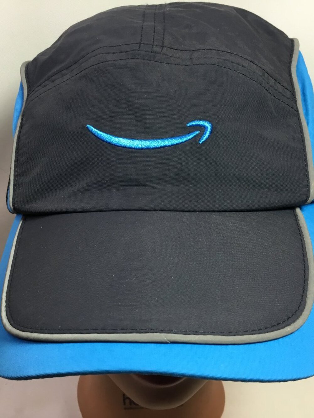 Amazon Luly Yang 5 Panel Performance Hat Black Blue Mesh Strapback Cap
